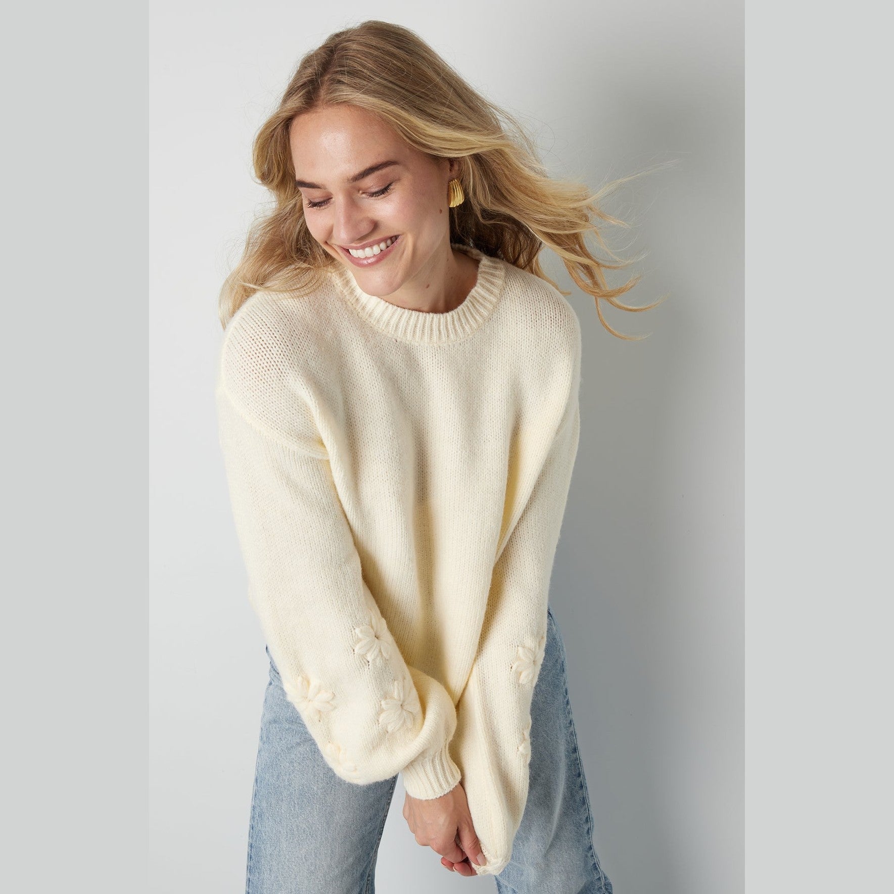 Gebreide Wolmix Vrouwen Oversized Trui Bloemen Appliqué