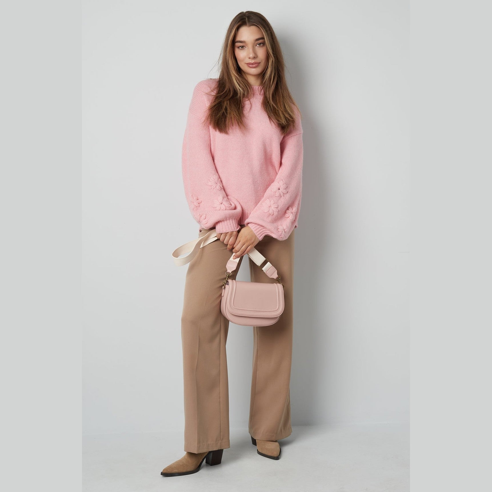 Gebreide Wolmix Vrouwen Oversized Trui Bloemen Appliqué